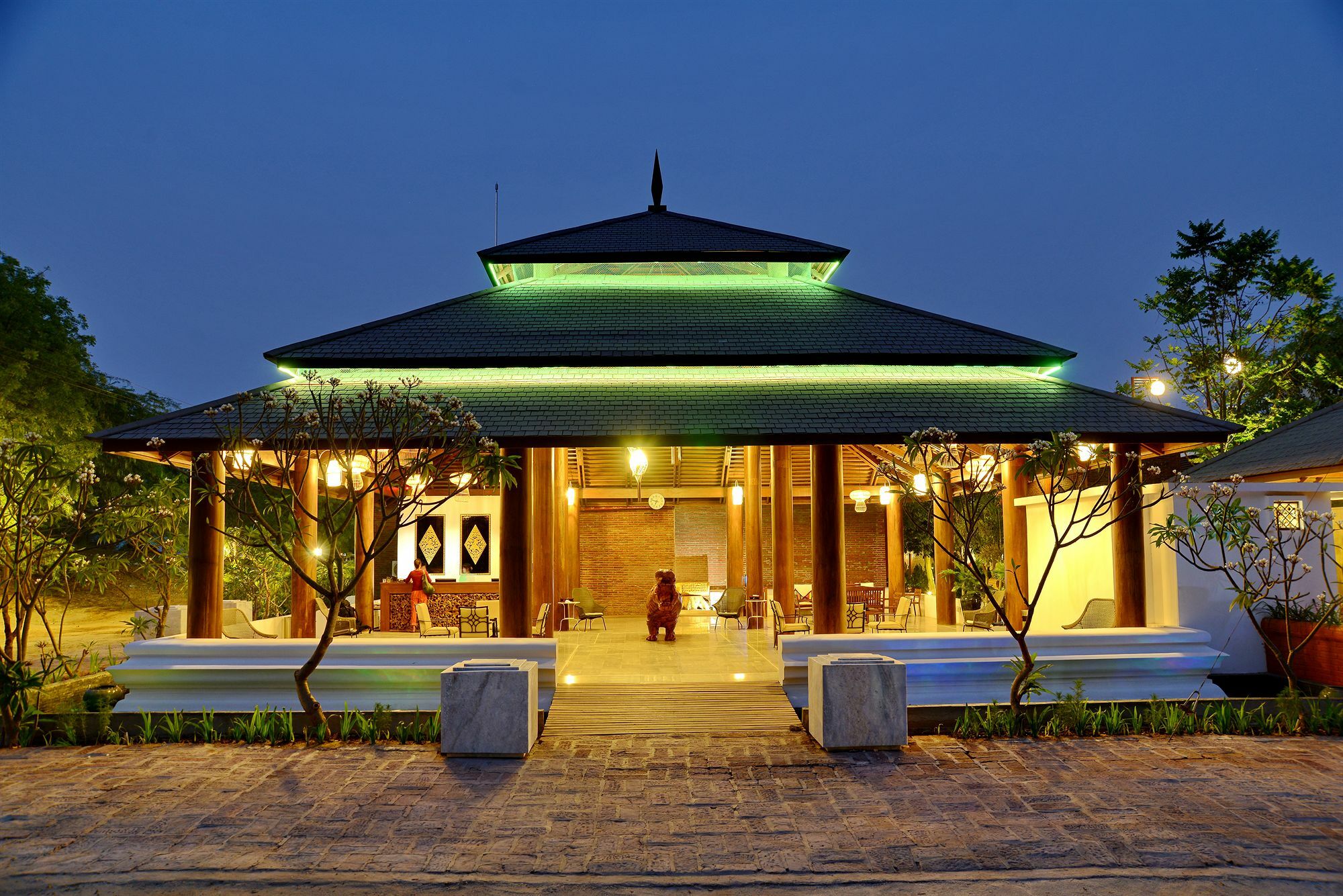 נייאונגו Zfreeti Hotel מראה חיצוני תמונה